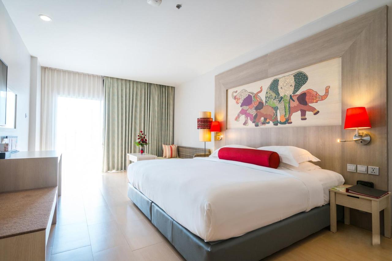 Ramada By Wyndham Phuket Deevana Patong Екстер'єр фото