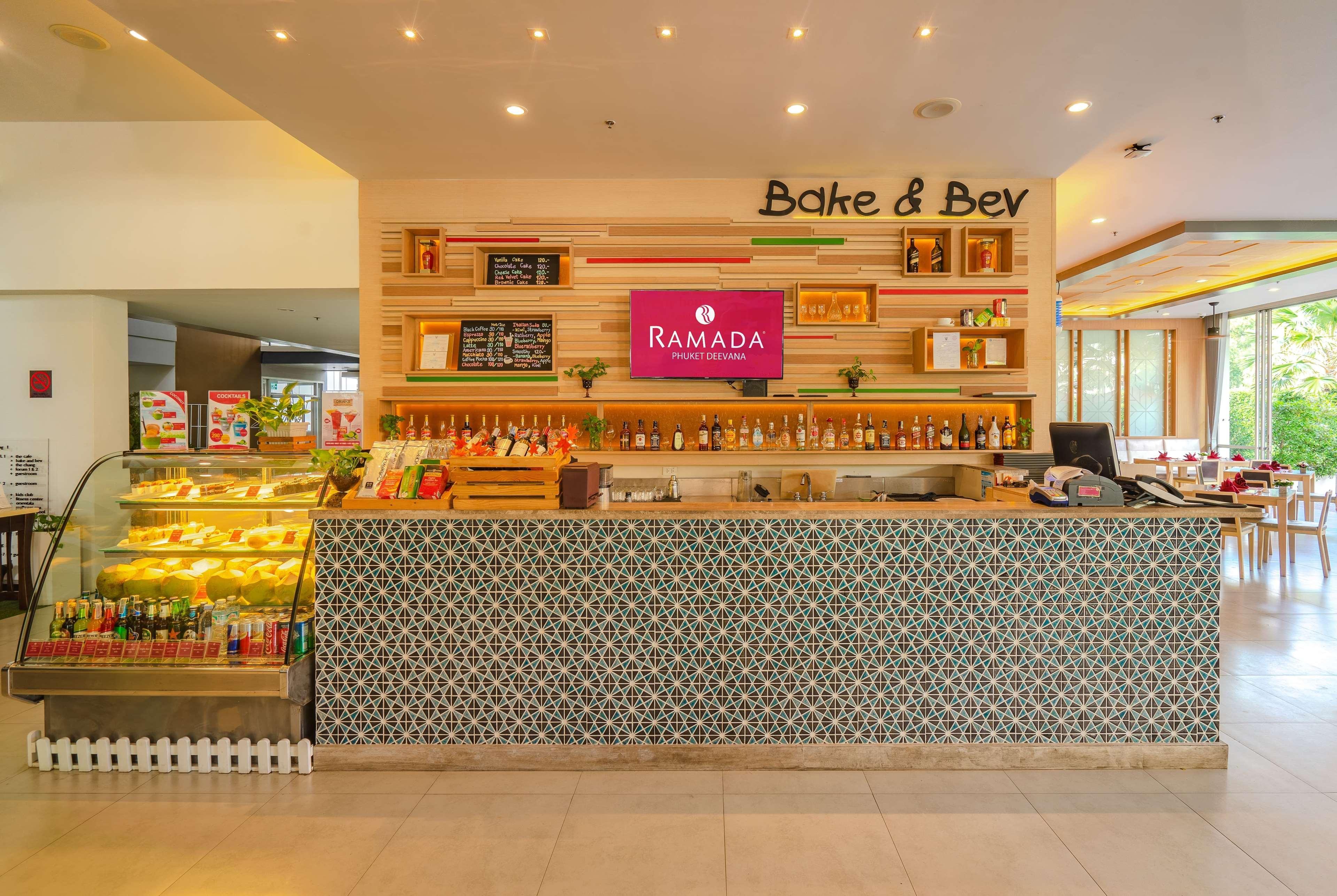 Ramada By Wyndham Phuket Deevana Patong Екстер'єр фото