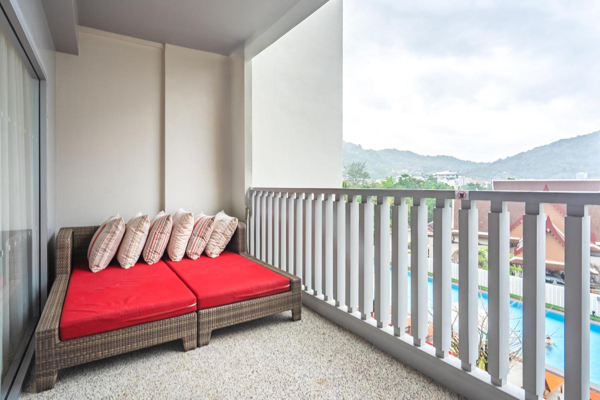 Ramada By Wyndham Phuket Deevana Patong Екстер'єр фото