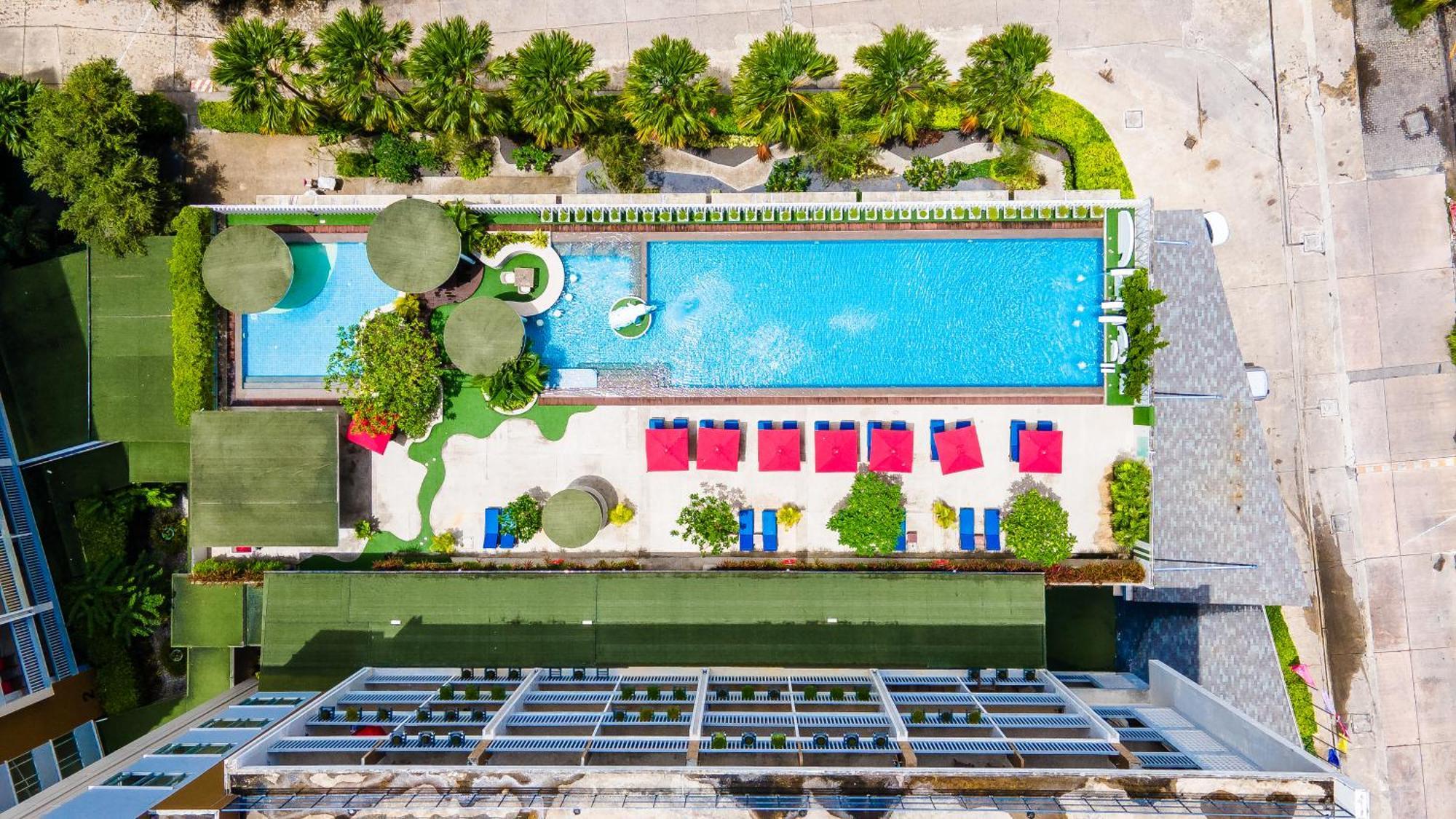Ramada By Wyndham Phuket Deevana Patong Екстер'єр фото