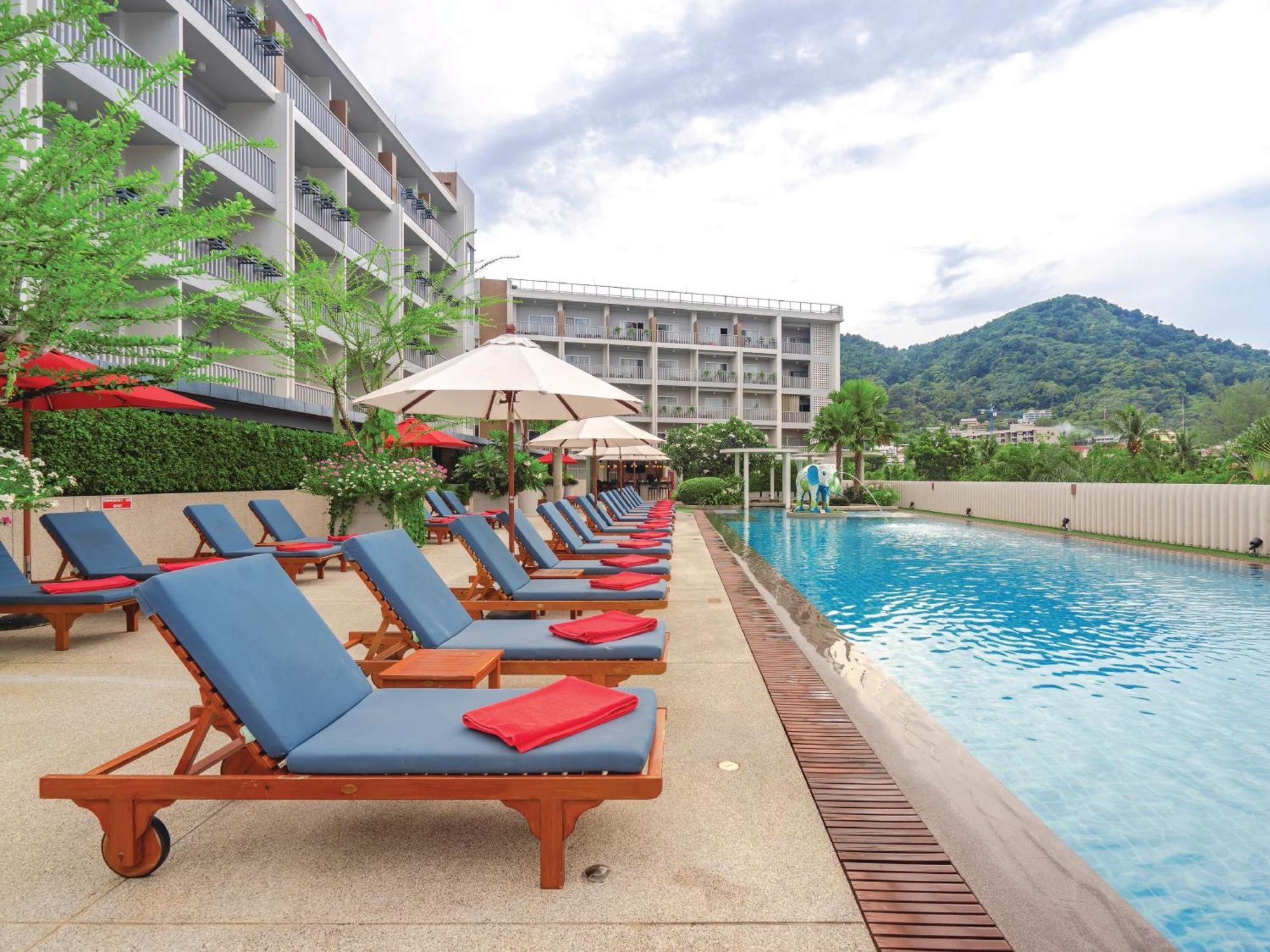 Ramada By Wyndham Phuket Deevana Patong Екстер'єр фото